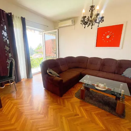 In 42057 Apartment Dramalj