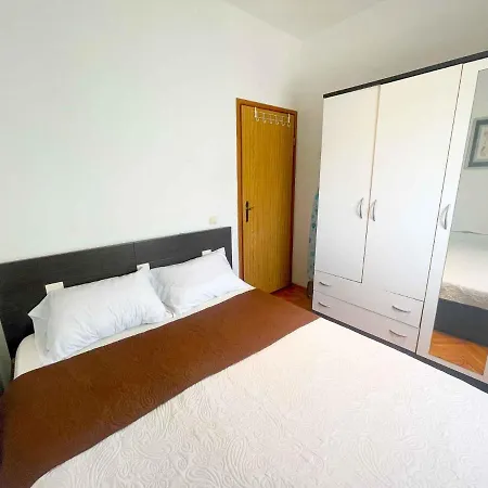Apartment In 42057